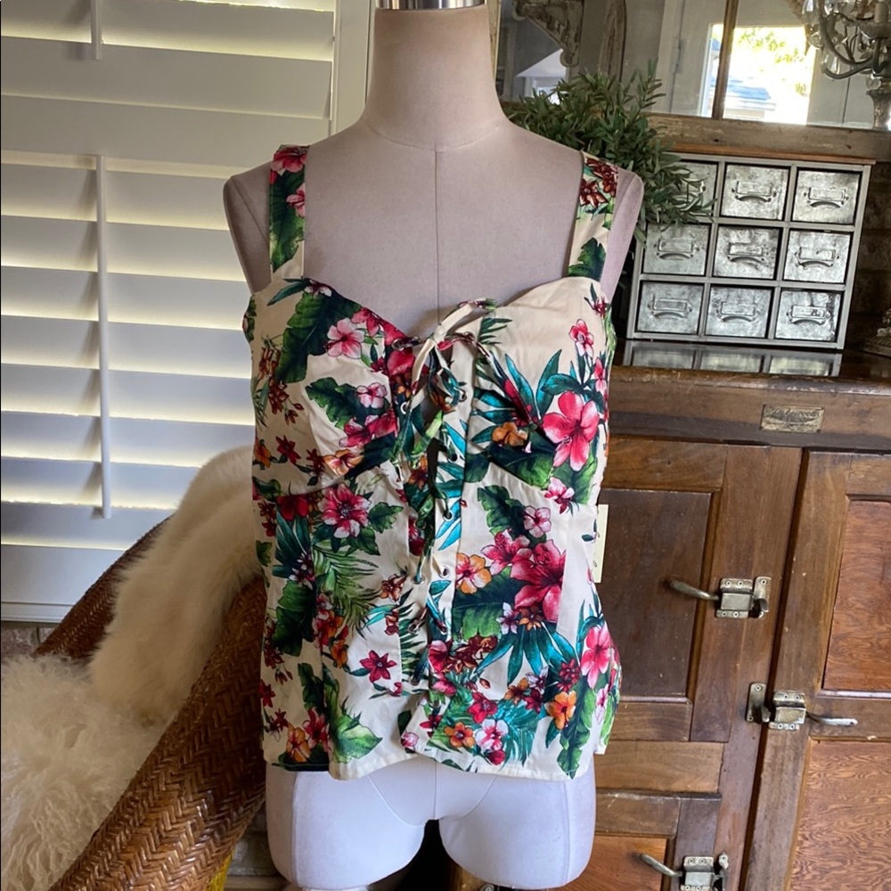 LIBERTY LOVE JUNIORS FLORAL LACE UP TOP XL NEW